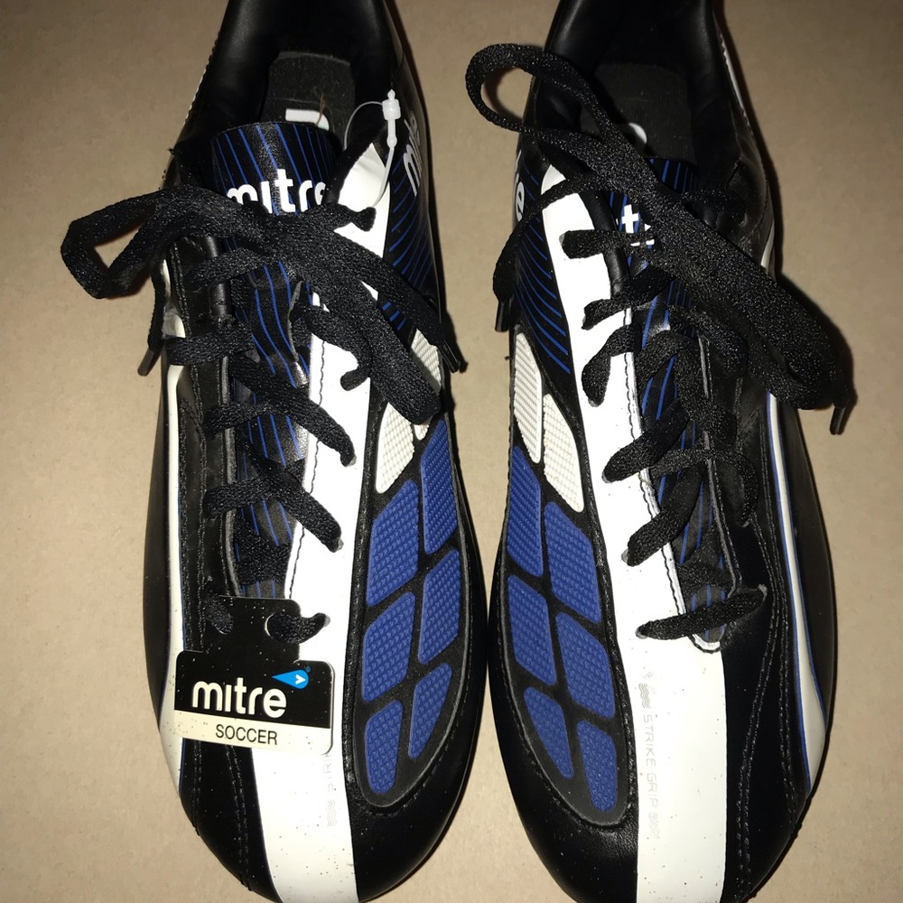 Soccer cleats